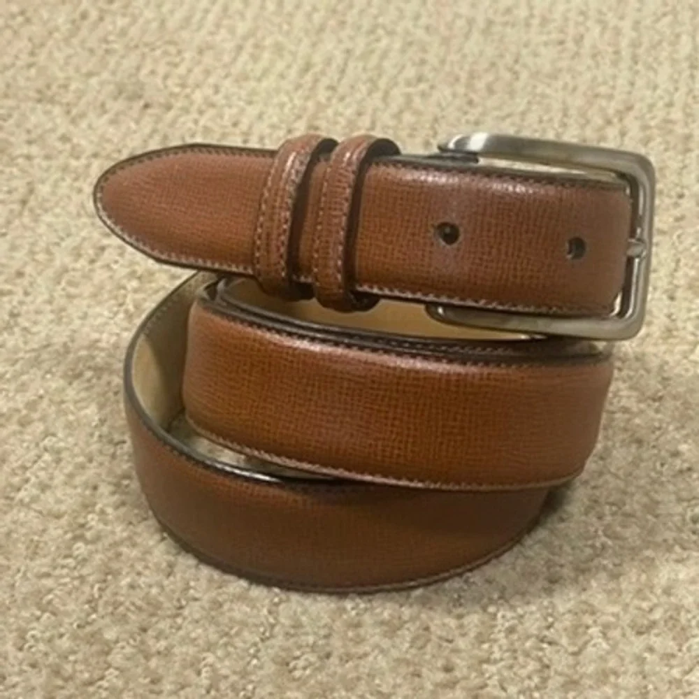 Tommy Hilfiger Leather Belt Men 42 Brown Textured Silver Buckle Preppy Americana